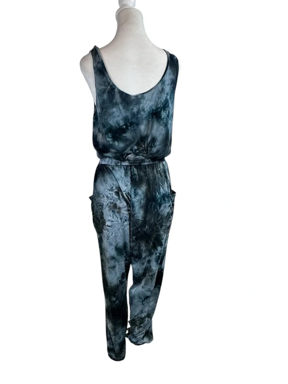 J for Justify Sleeveless Tie-Dye Jumpsuit in Charcoal and Slate Size Large